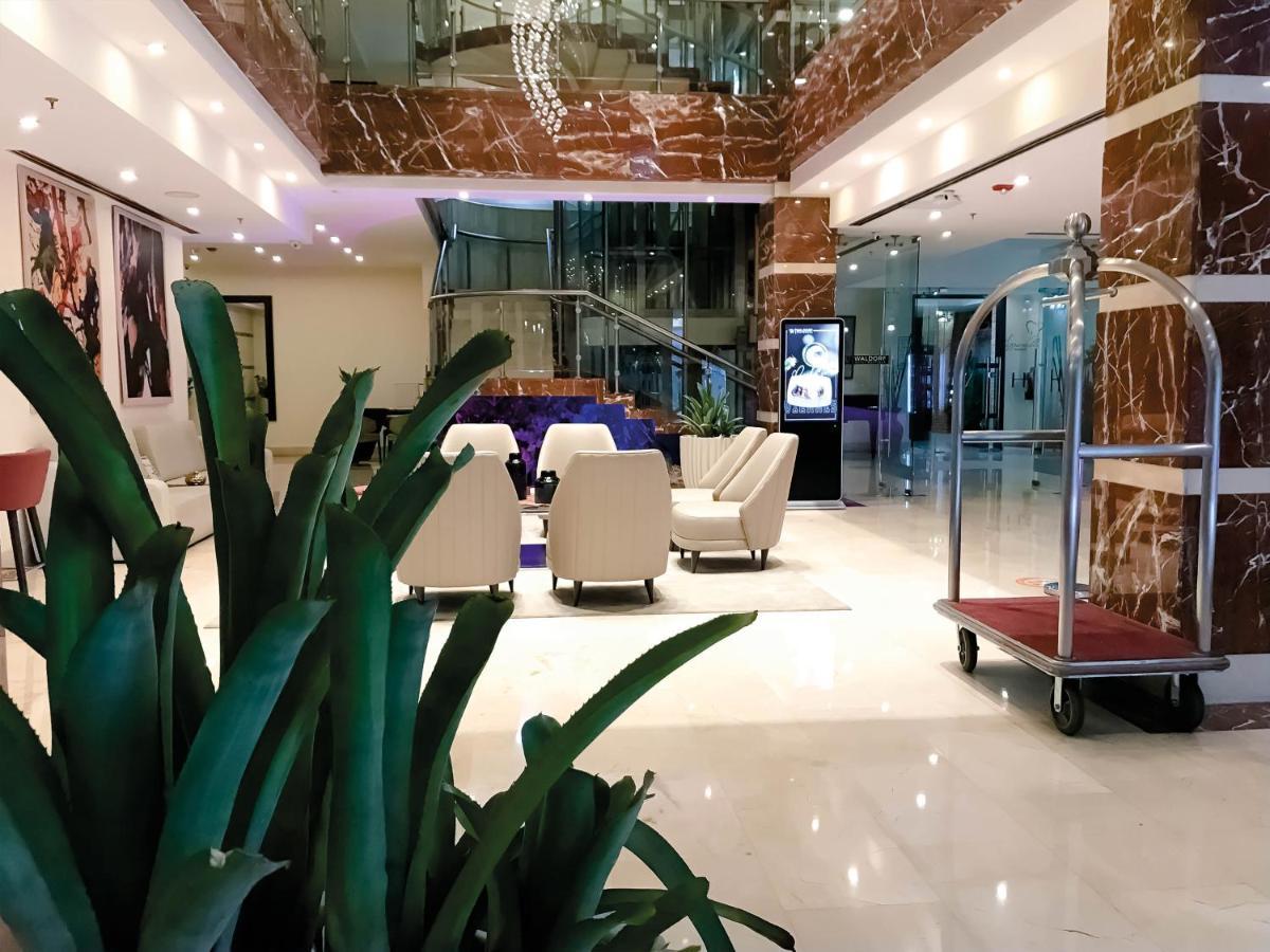 Waldorf Hotel 卡拉卡斯 外观 照片