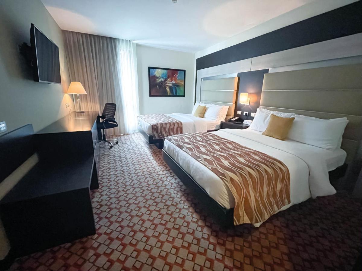 Waldorf Hotel 卡拉卡斯 外观 照片