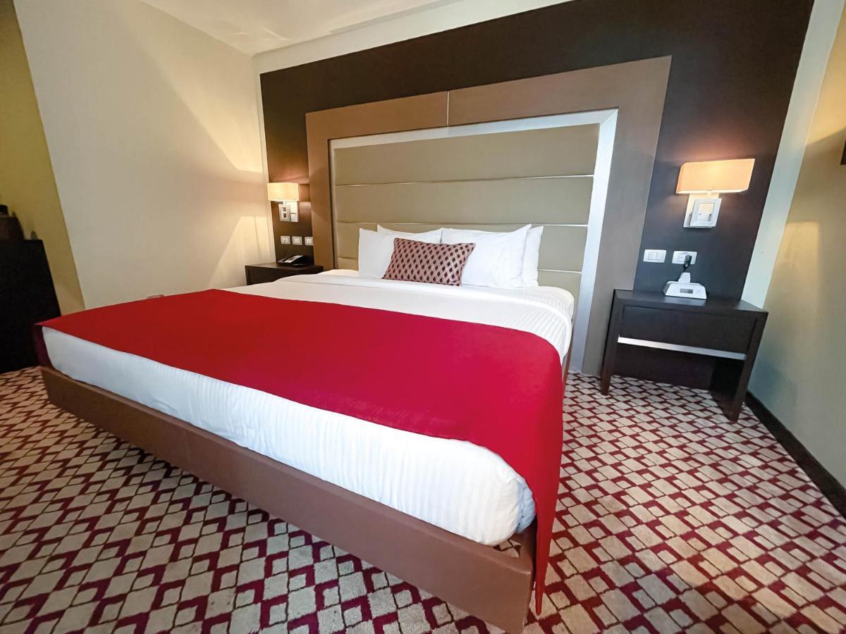 Waldorf Hotel 卡拉卡斯 外观 照片