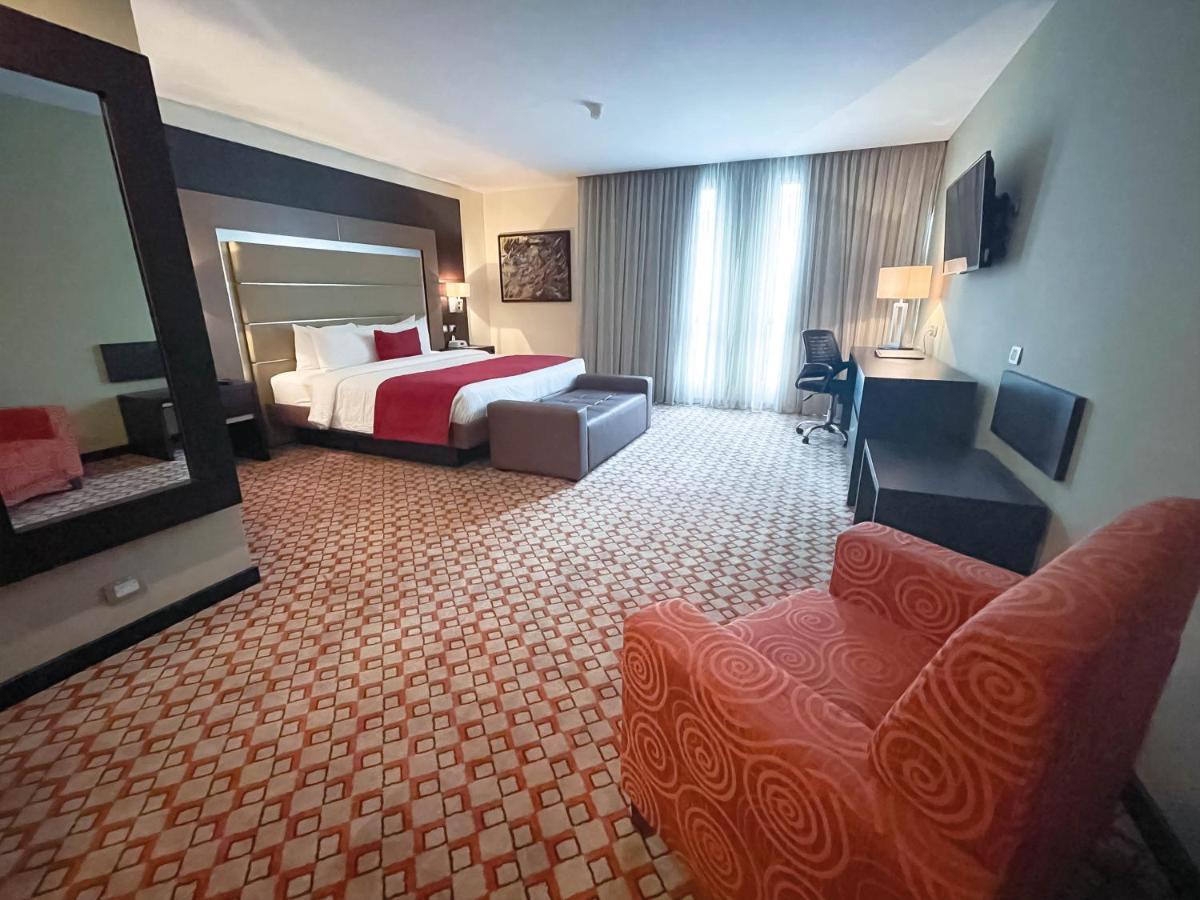Waldorf Hotel 卡拉卡斯 外观 照片