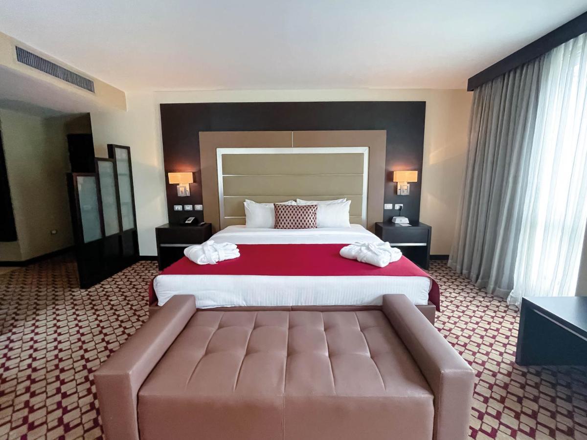 Waldorf Hotel 卡拉卡斯 外观 照片