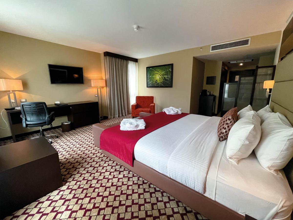 Waldorf Hotel 卡拉卡斯 外观 照片