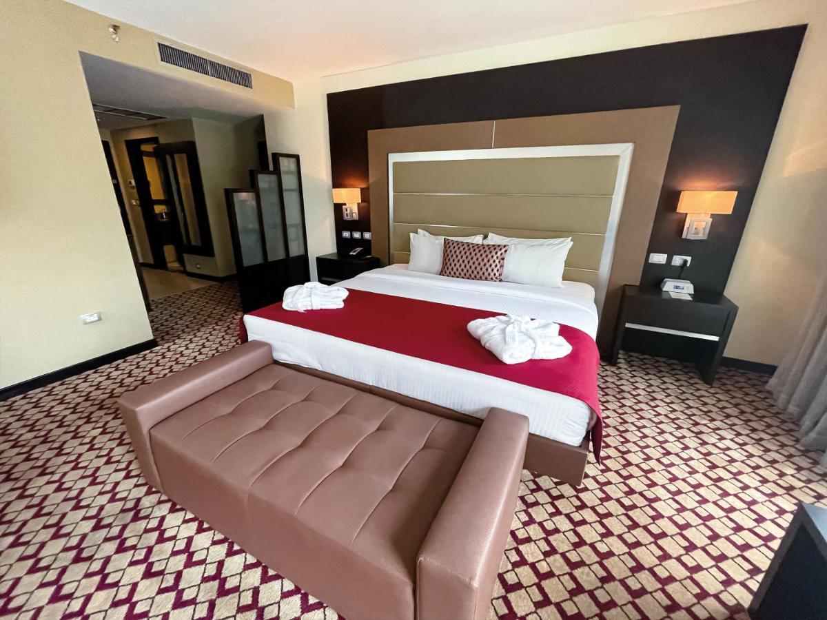 Waldorf Hotel 卡拉卡斯 外观 照片